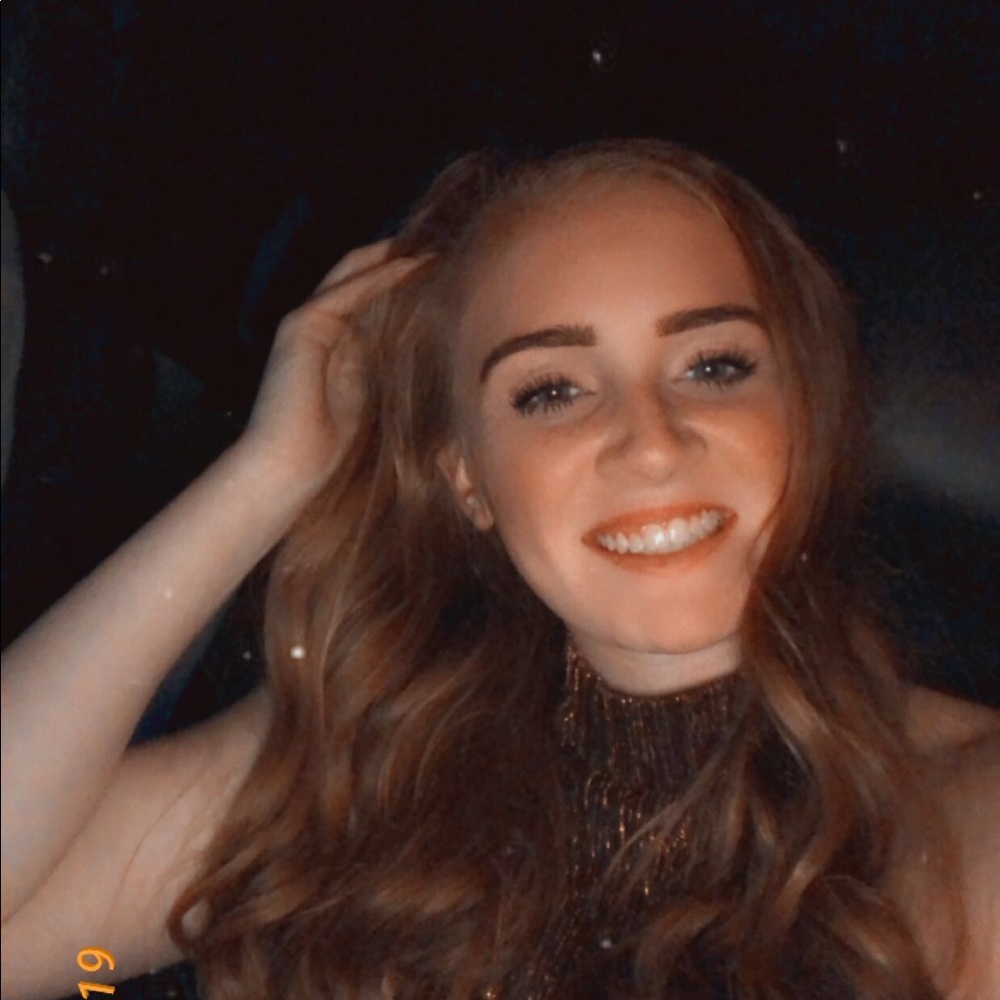 Meet your Posher, Hallie